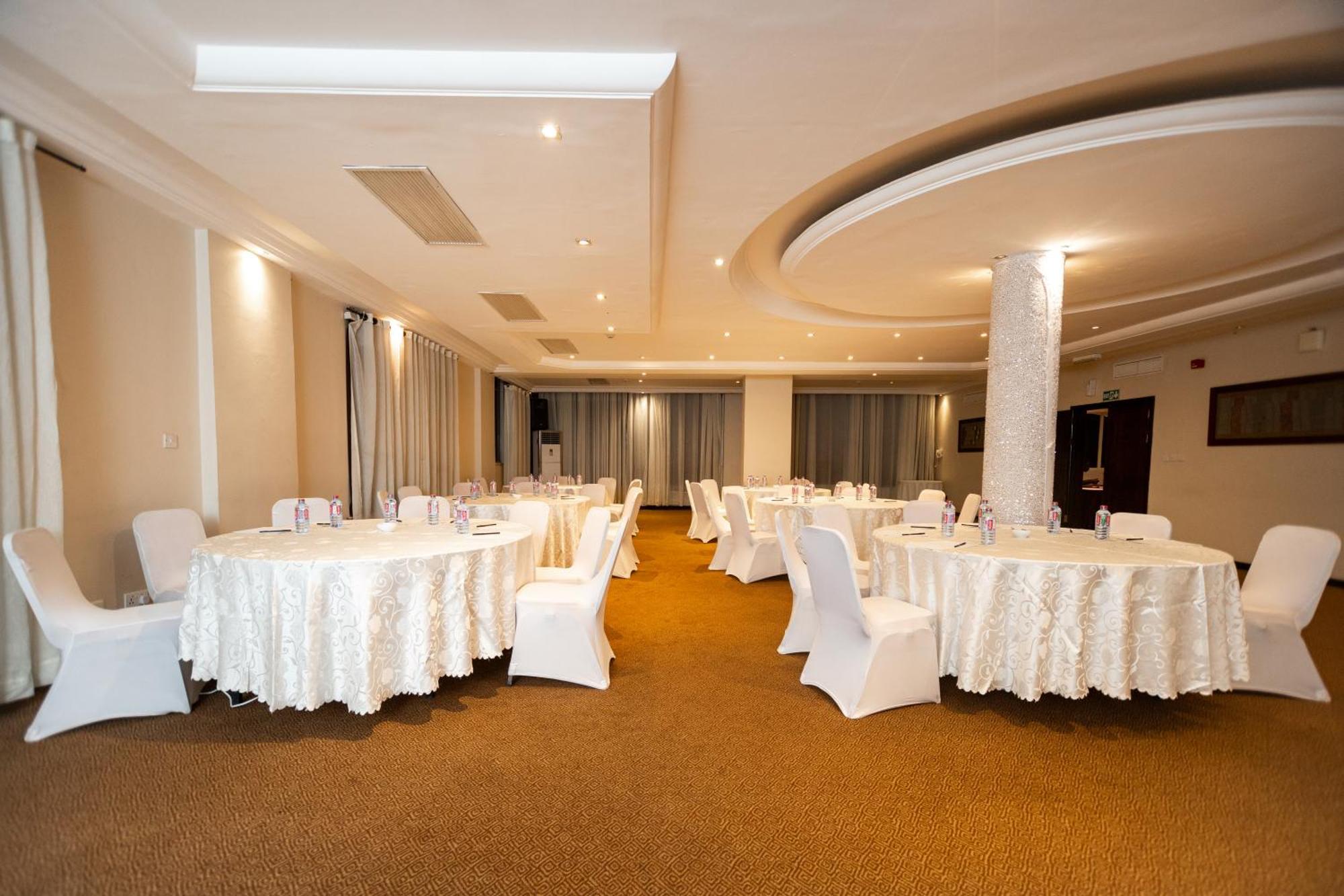 The African Regent Hotel Acra Exterior foto